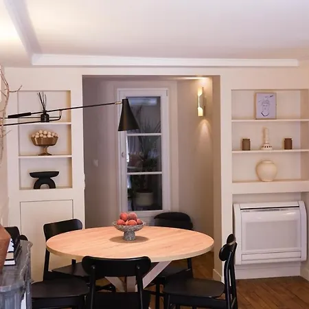 Vendome Parisian Elegance With A Patio פריז