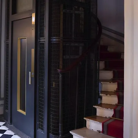 Vendome Parisian Elegance With A Patio *