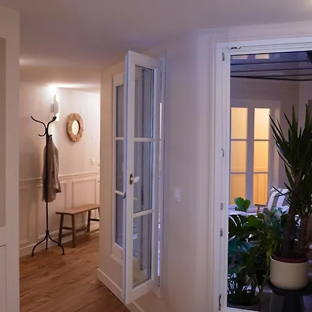 Vendome Parisian Elegance With A Patio * פריז