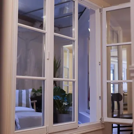 Vendome Parisian Elegance With A Patio * Paris