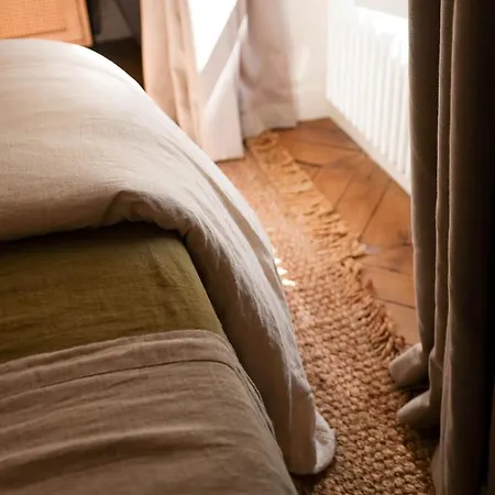 Vendome Parisian Elegance With A Patio Apartament