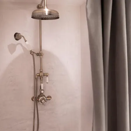 Vendome Parisian Elegance With A Patio פריז