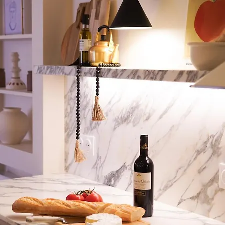 Vendome Parisian Elegance With A Patio * Paris