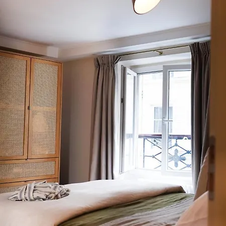 Vendome Parisian Elegance With A Patio