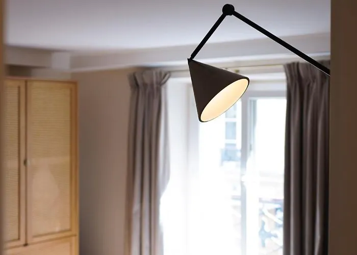 Parisian Elegance - Place Vendome Apartment *